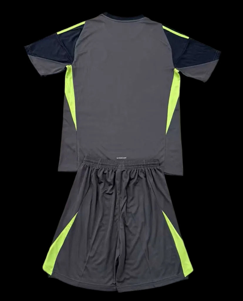 Kit Bambino Manchester United Portiere 25/26