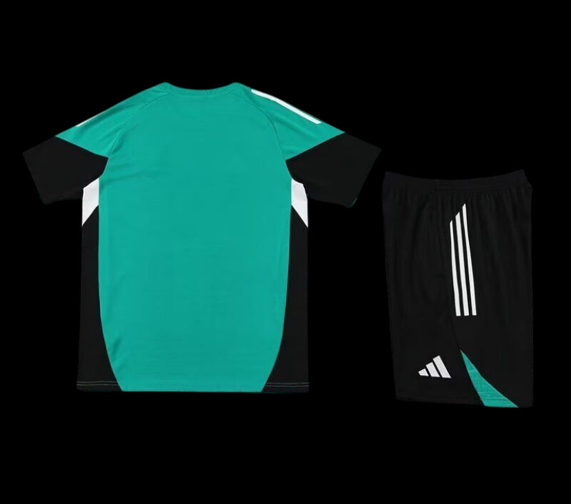 Kit allenamento Liverpool 25/26