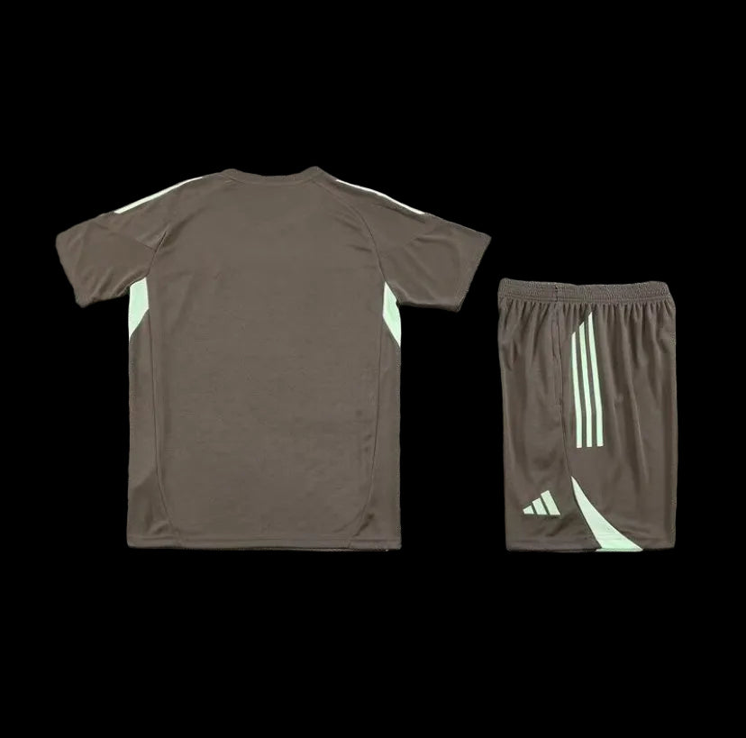 Kit allenamento Real Madrid 25/26