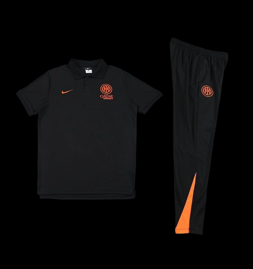 Tuta con Polo nero azzurri 25/26
