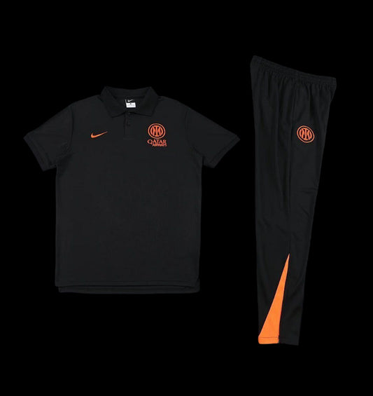 Tuta con Polo nero azzurri 25/26